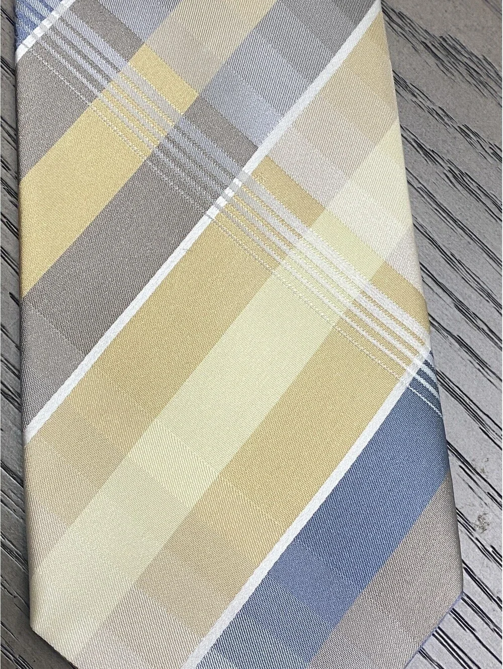 Kenneth Cole Reaction Necktie Mens Yellow Gray White Blue Striped Plaid Silk Tie